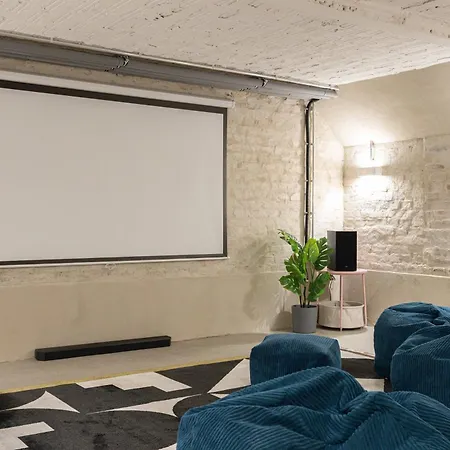 3 Bdr In Prenzlauer Berg With Cinema Apartman Berlin