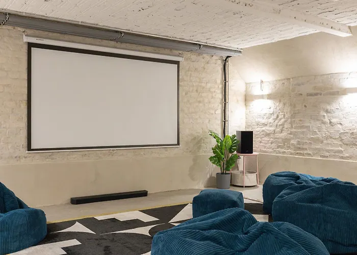 3 Bdr In Prenzlauer Berg With Cinema Apartman Berlin